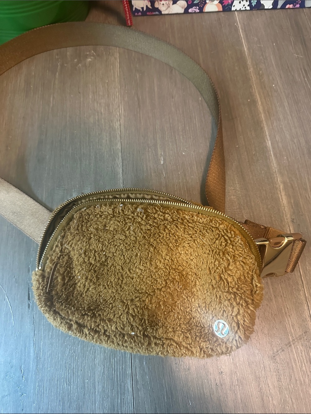 lululemon athletica tan fleece-lined crossbody pouch